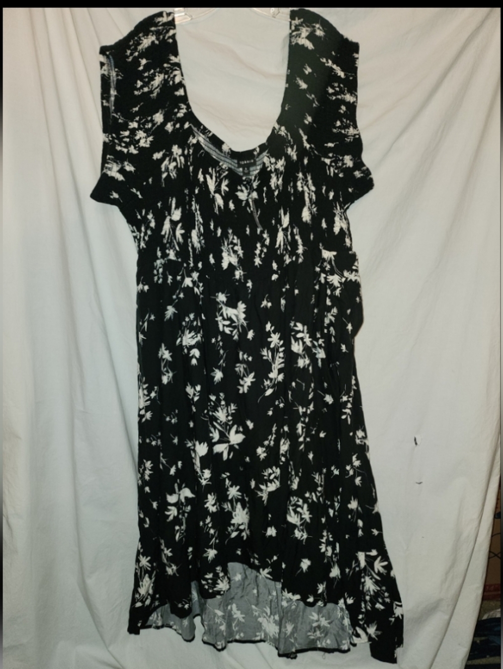 Torrid womens size 6x 30 black white floral dress